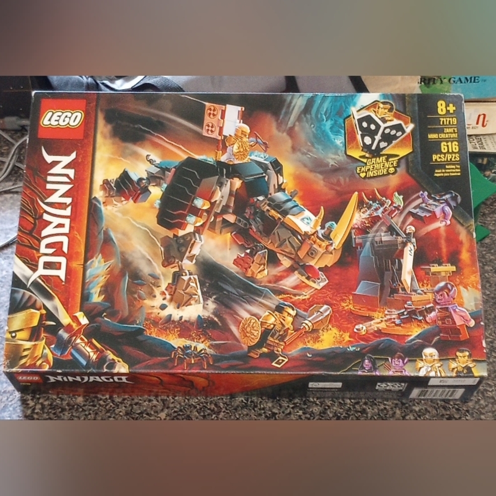 LEGO Ninjago Rhino Mech Battle Set - Red, Black, Gold